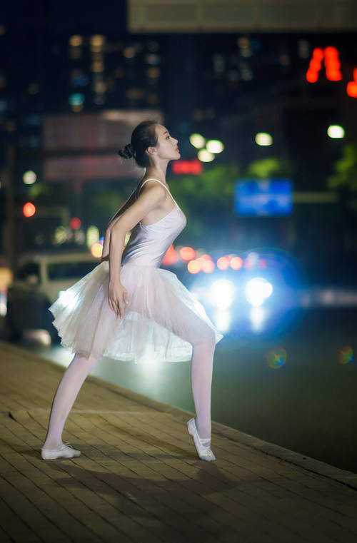 爱游戏登录入口-克里米亚球队签约欧洲名帅，豪言冲击冠军，克里米亚声明