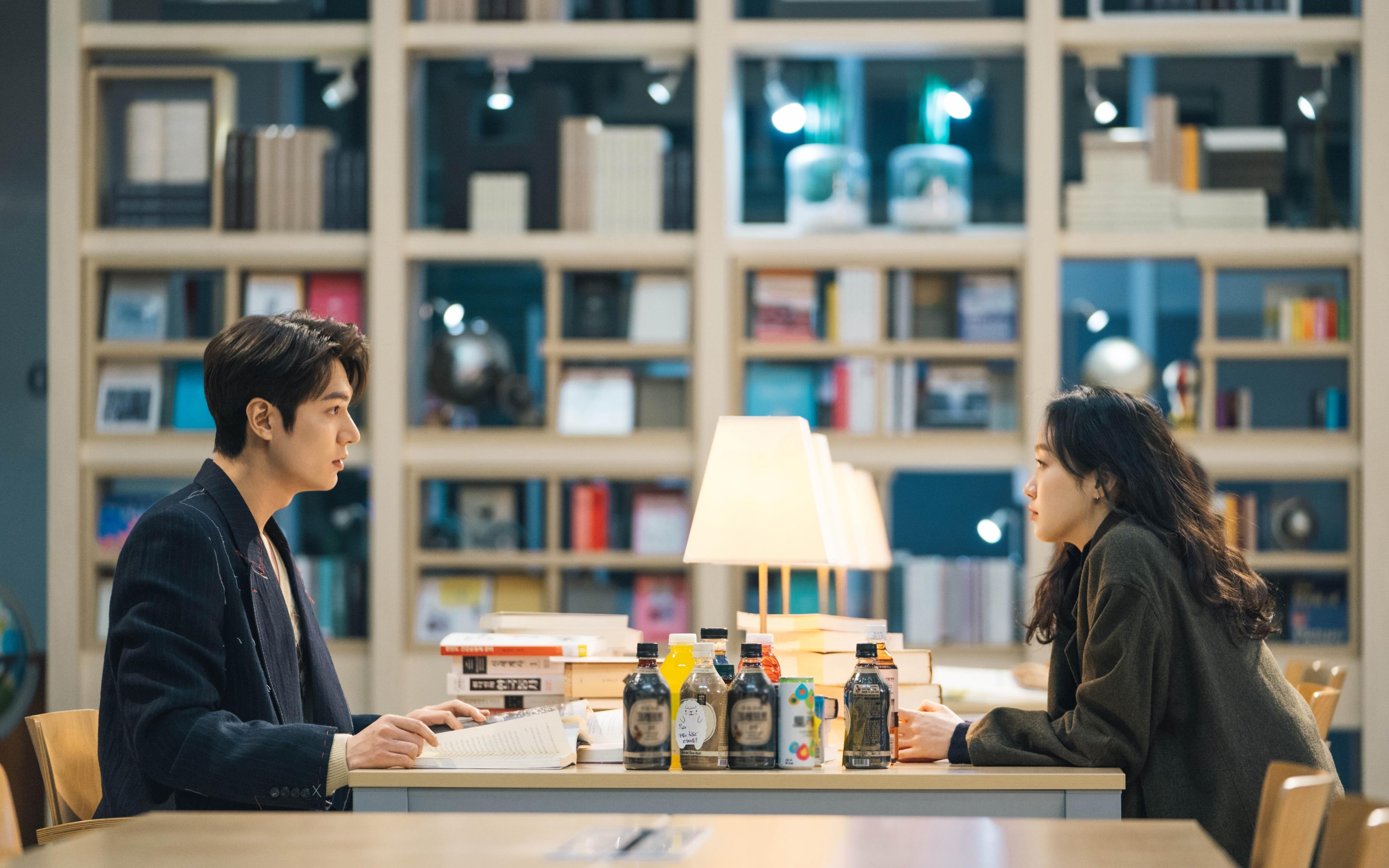 爱游戏综合娱乐-球场上的双面人，火箭变阵后创造新纪录，火箭7人上双险胜活塞